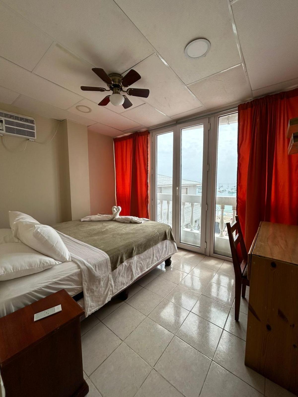 Chescos Hotel Salinas  Εξωτερικό φωτογραφία